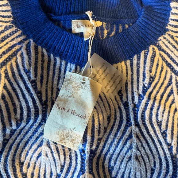 Hem & Thread Blue and White Leaf Pattern Sweater - Picture 4 of 6